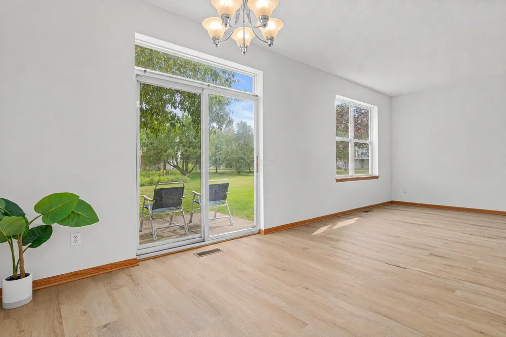 16913 90th Court Maple Grove, MN 55311