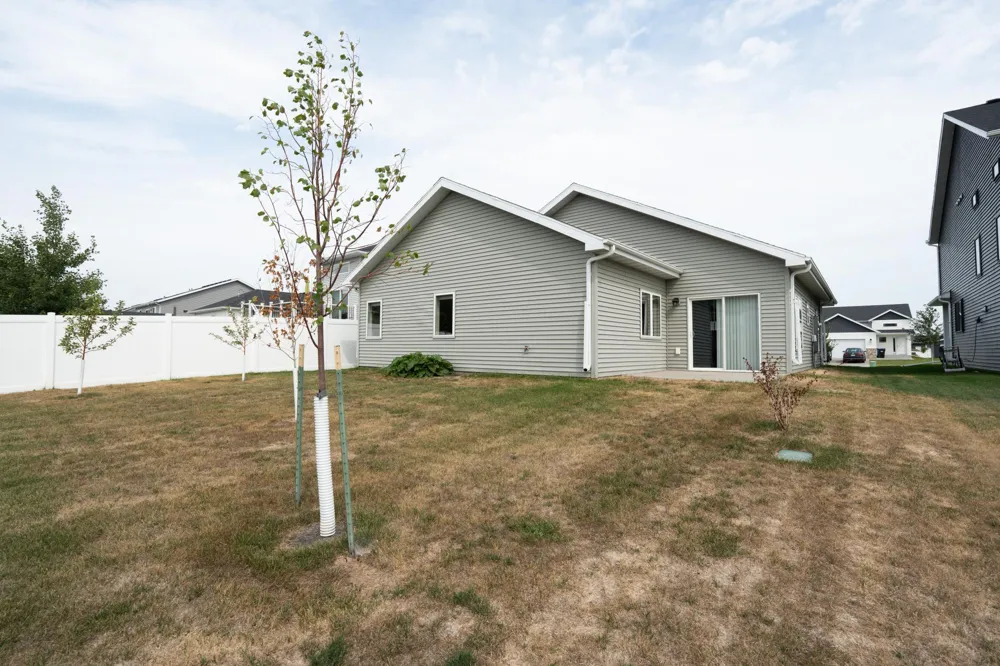 7463 17th Street S Fargo, ND 58104