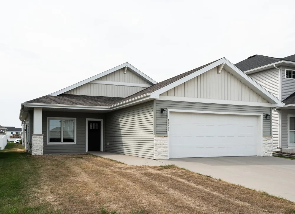 7463 17th Street S Fargo, ND 58104