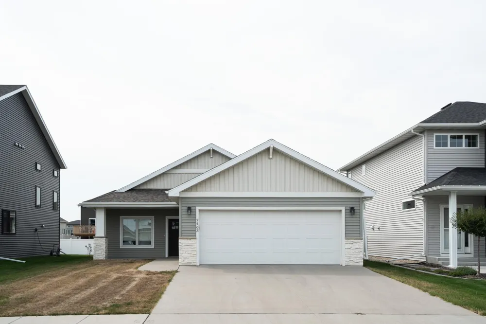 7463 17th Street S Fargo, ND 58104