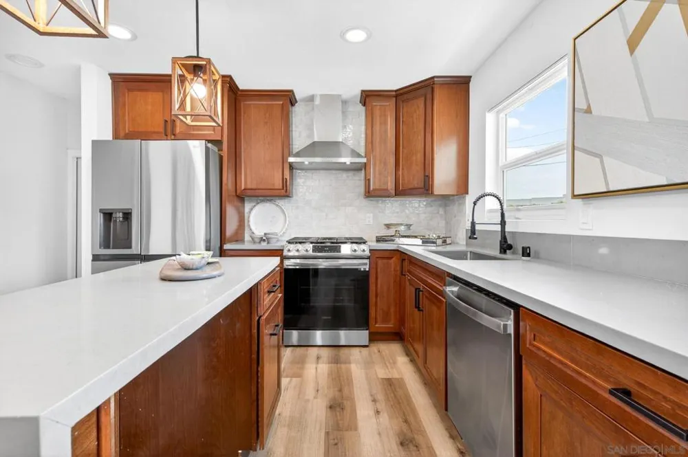 4668 E Mountain View Dr San Diego, CA 92116