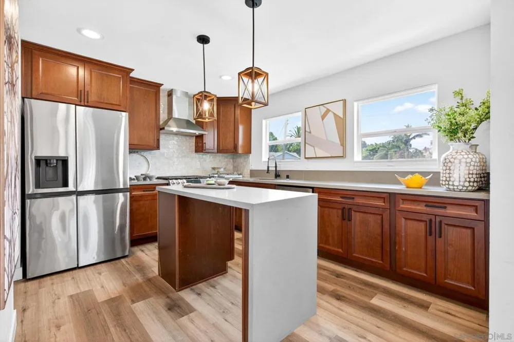 4668 E Mountain View Dr San Diego, CA 92116