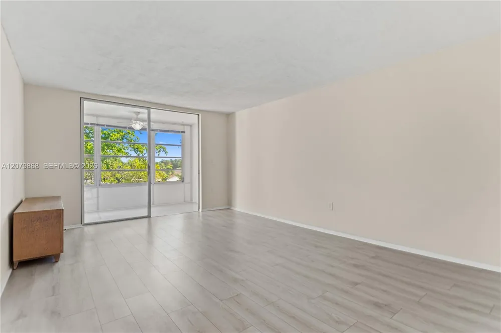 7300 NW 17th St #310 Plantation, FL 33313
