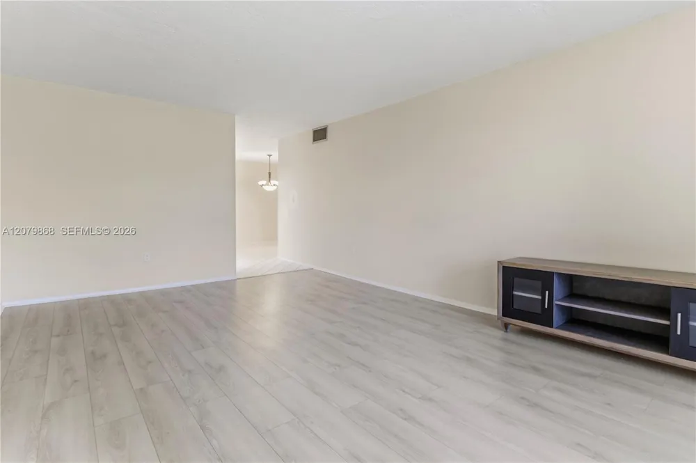7300 NW 17th St #310 Plantation, FL 33313