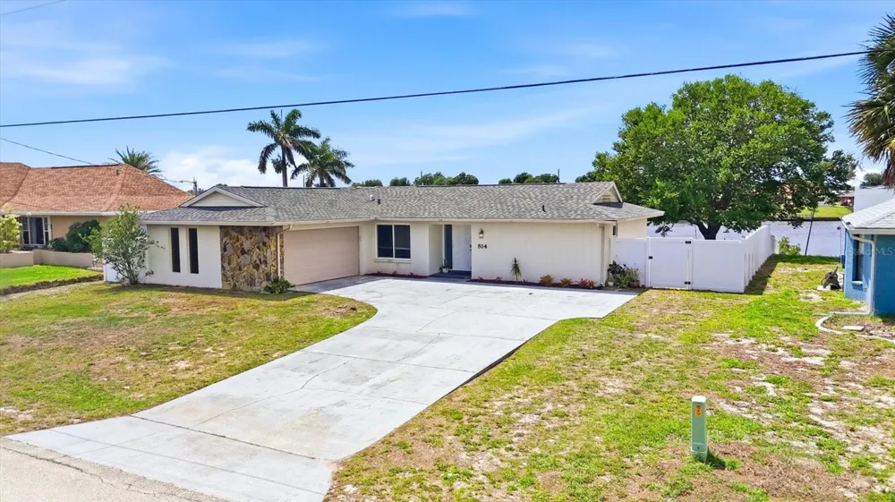 814 ELLICOTT CIRCLE NW Port Charlotte, FL 33952