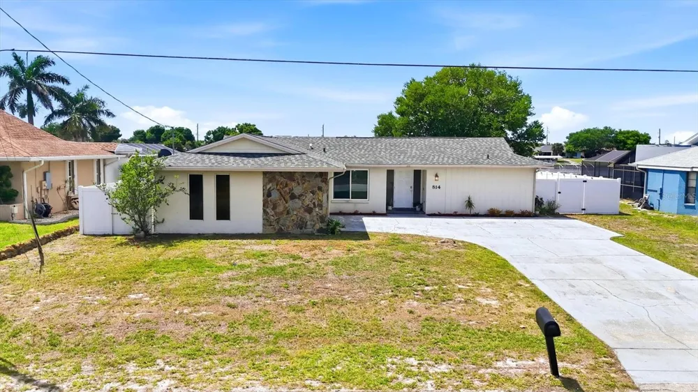 814 ELLICOTT CIRCLE NW Port Charlotte, FL 33952