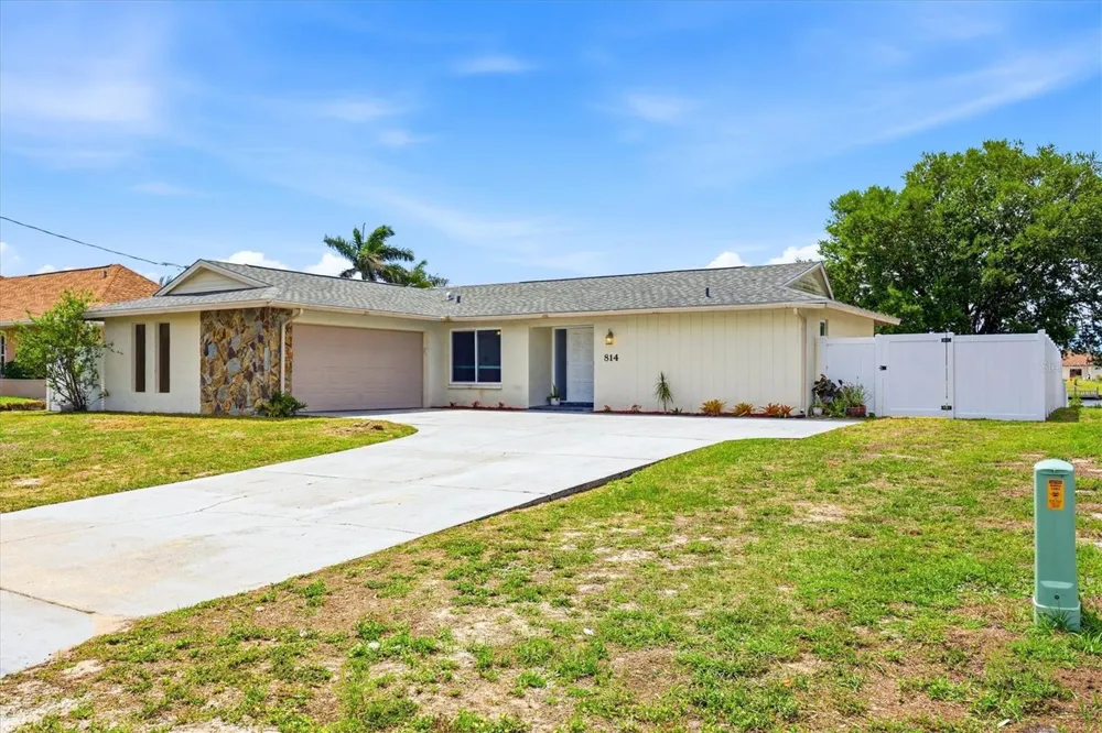 814 ELLICOTT CIRCLE NW Port Charlotte, FL 33952