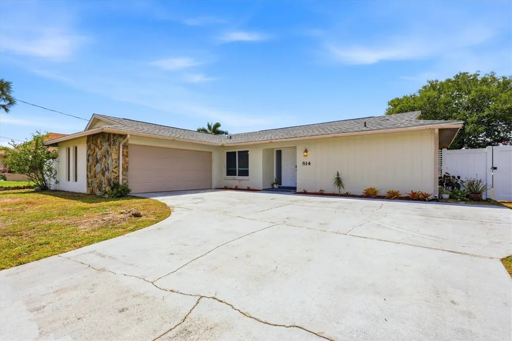 814 ELLICOTT CIRCLE NW Port Charlotte, FL 33952