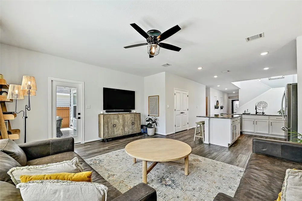 201 Greenthread Drive Liberty Hill, TX 78642