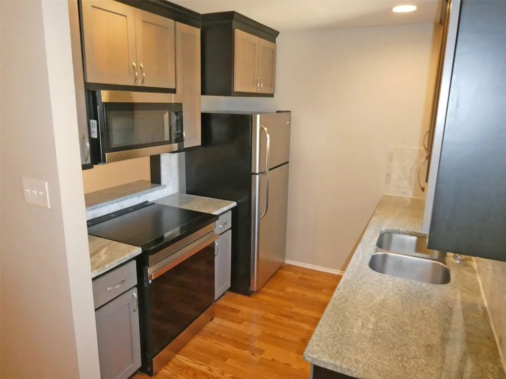8400 JAMESTOWN DRIVE #204 Austin, TX 78758