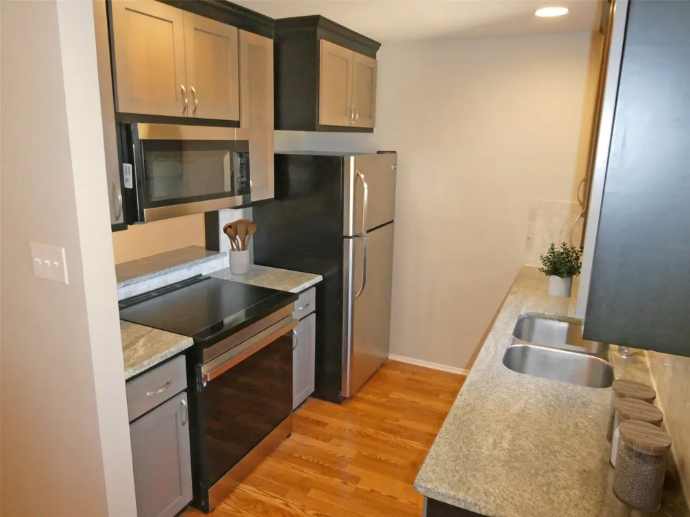 8400 JAMESTOWN DRIVE #204 Austin, TX 78758