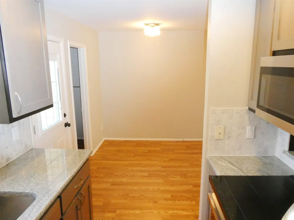 8400 JAMESTOWN DRIVE #204 Austin, TX 78758