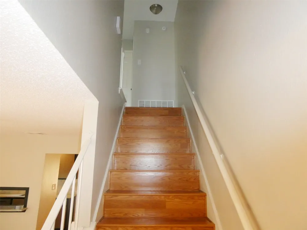 8400 JAMESTOWN DRIVE #204 Austin, TX 78758