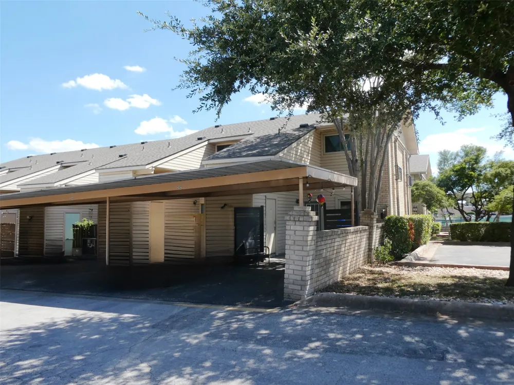 8400 JAMESTOWN DRIVE #204 Austin, TX 78758