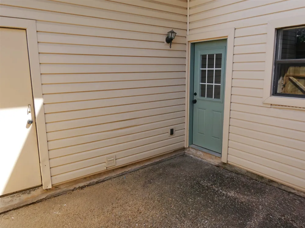 8400 JAMESTOWN DRIVE #204 Austin, TX 78758