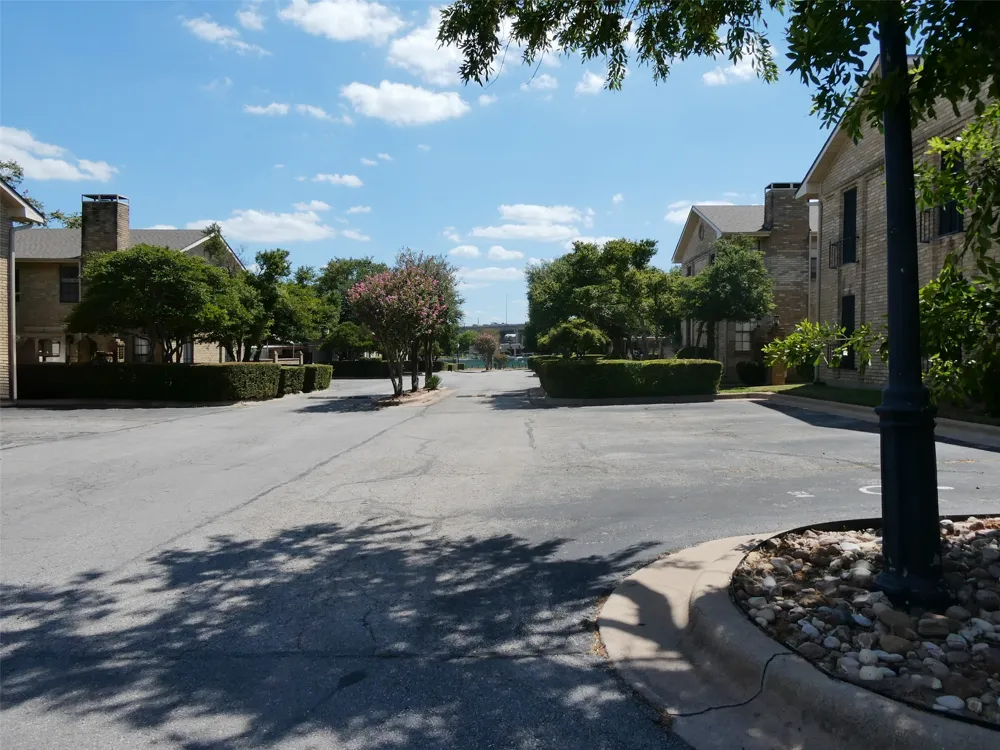 8400 JAMESTOWN DRIVE #204 Austin, TX 78758