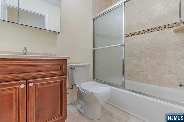 453 Park Avenue 1 Fairview, NJ 07022