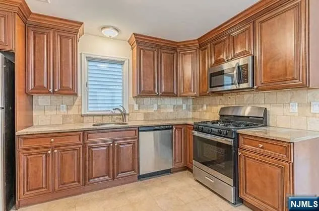 453 Park Avenue 1 Fairview, NJ 07022