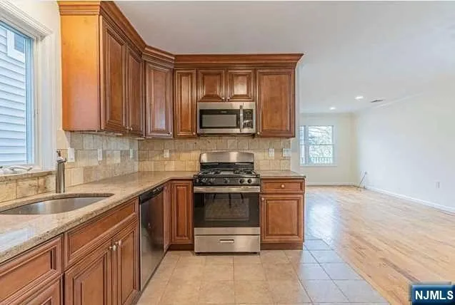 453 Park Avenue 1 Fairview, NJ 07022