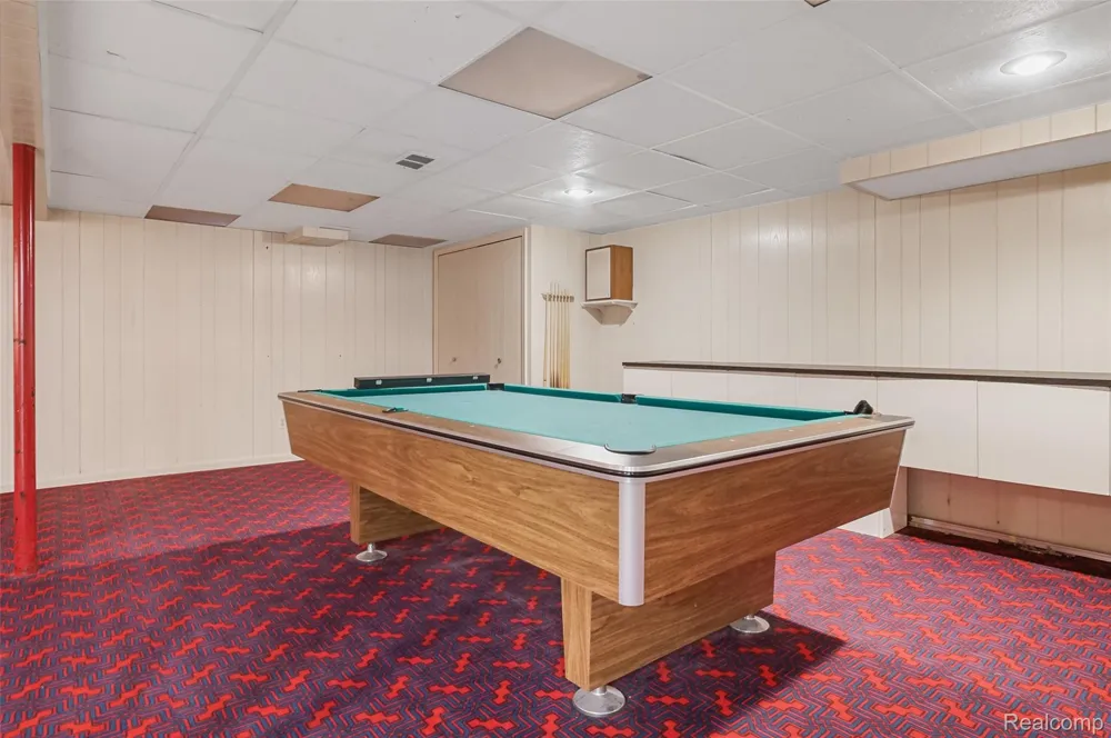 4855 Thorntree Drive West Bloomfield Charter Township, MI 48322
