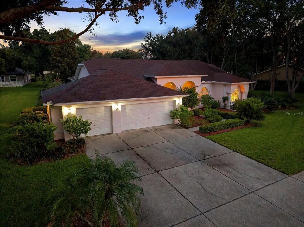 1518 FISHING LAKE DRIVE Odessa, FL 33556