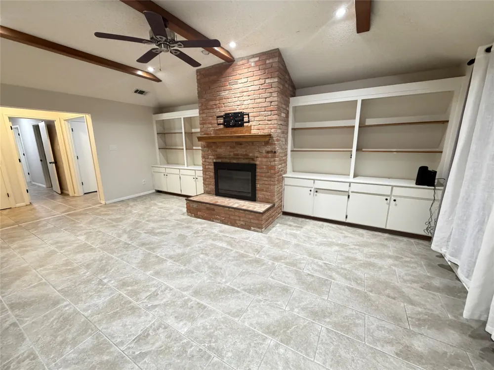 1012 Purdue Drive Arlington, TX 76012
