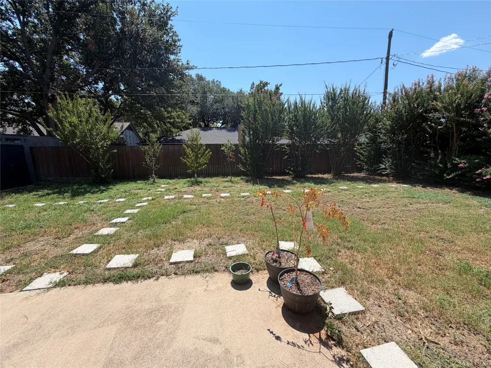 1012 Purdue Drive Arlington, TX 76012