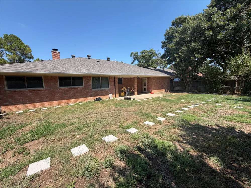 1012 Purdue Drive Arlington, TX 76012