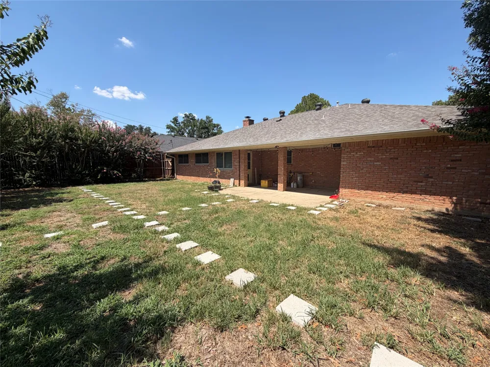1012 Purdue Drive Arlington, TX 76012