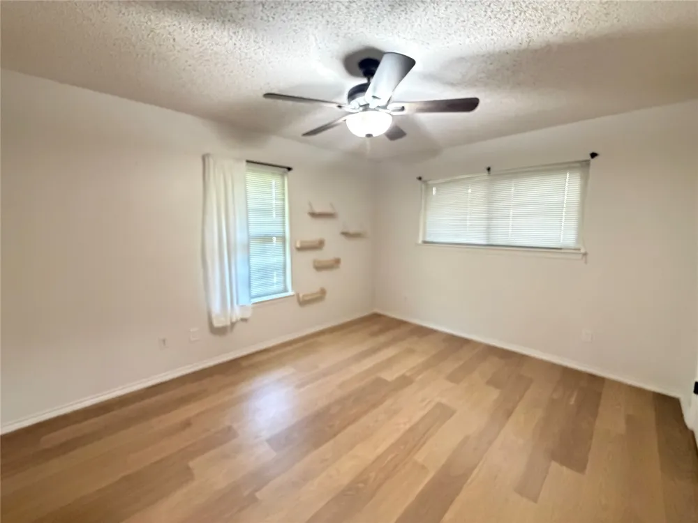 1012 Purdue Drive Arlington, TX 76012