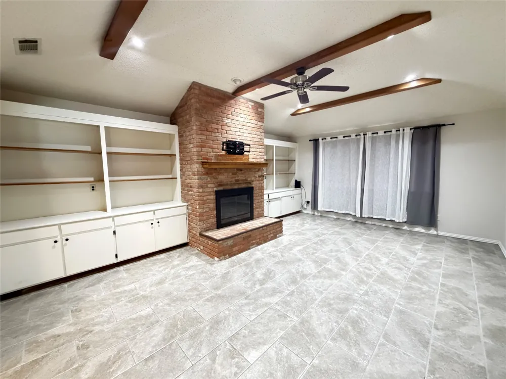 1012 Purdue Drive Arlington, TX 76012