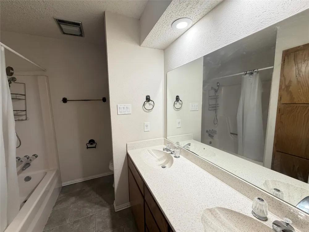 1012 Purdue Drive Arlington, TX 76012