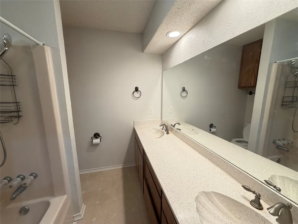 1012 Purdue Drive Arlington, TX 76012