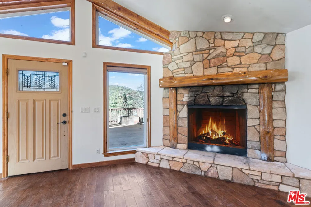 595 Elder Drive Cedar Glen, CA 92321