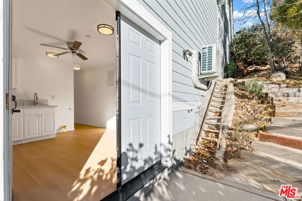 595 Elder Drive Cedar Glen, CA 92321