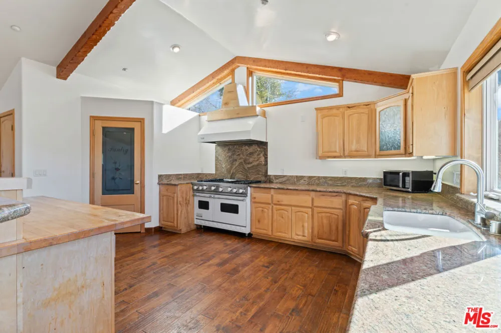 595 Elder Drive Cedar Glen, CA 92321