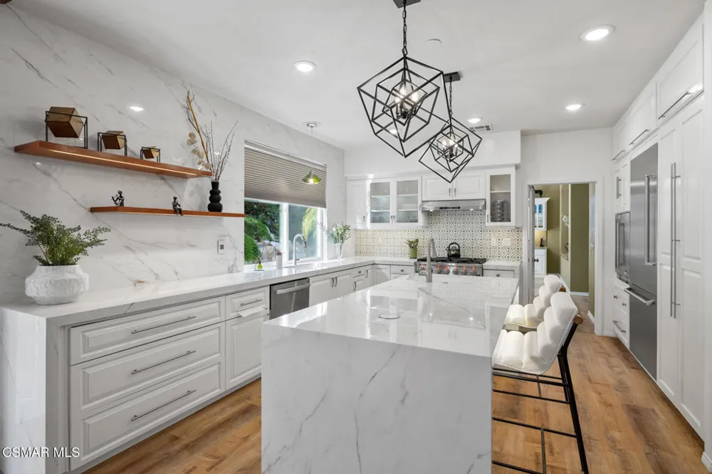 24587 Lola Lane Newhall, CA 91321