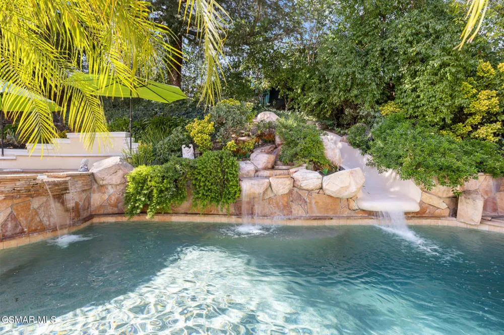 24587 Lola Lane Newhall, CA 91321