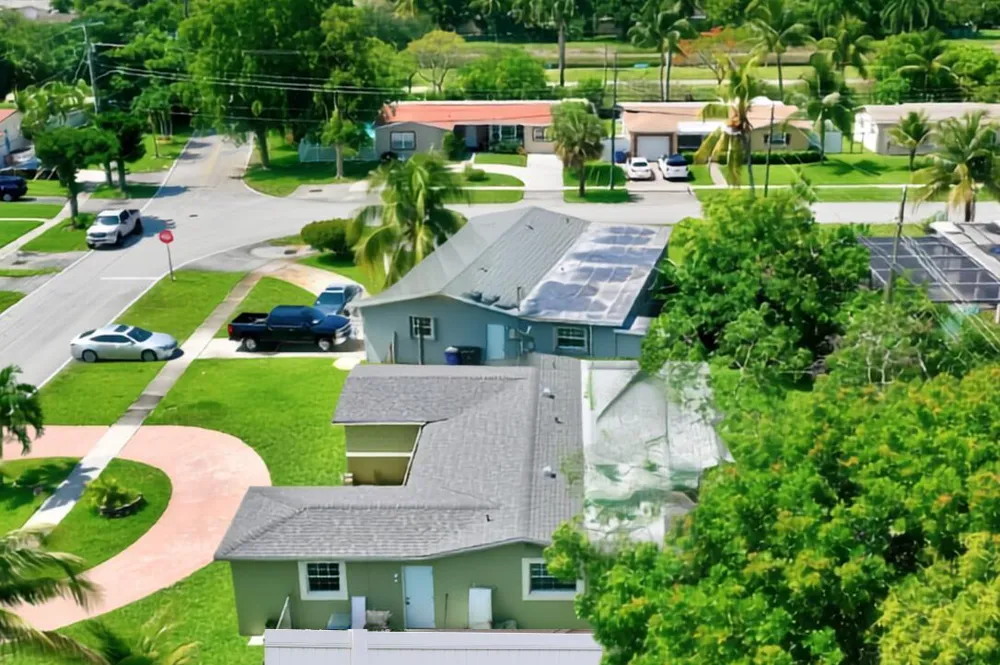 3925 NW 35TH AVENUE Lauderdale Lakes, FL 33309