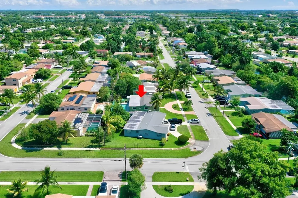 3925 NW 35TH AVENUE Lauderdale Lakes, FL 33309