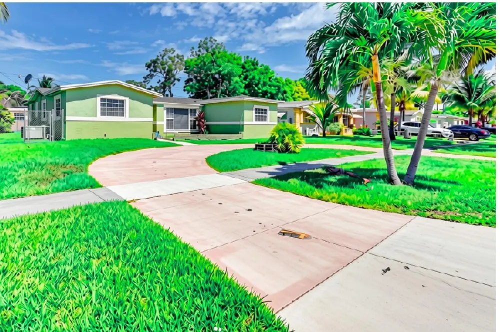 3925 NW 35TH AVENUE Lauderdale Lakes, FL 33309