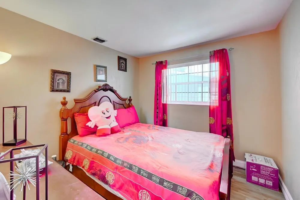 3925 NW 35TH AVENUE Lauderdale Lakes, FL 33309