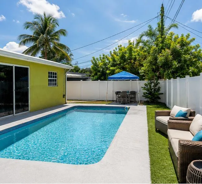 3925 NW 35TH AVENUE Lauderdale Lakes, FL 33309