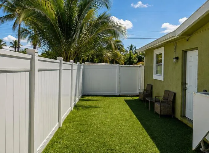 3925 NW 35TH AVENUE Lauderdale Lakes, FL 33309