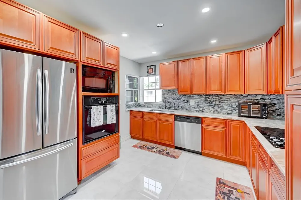 3925 NW 35TH AVENUE Lauderdale Lakes, FL 33309