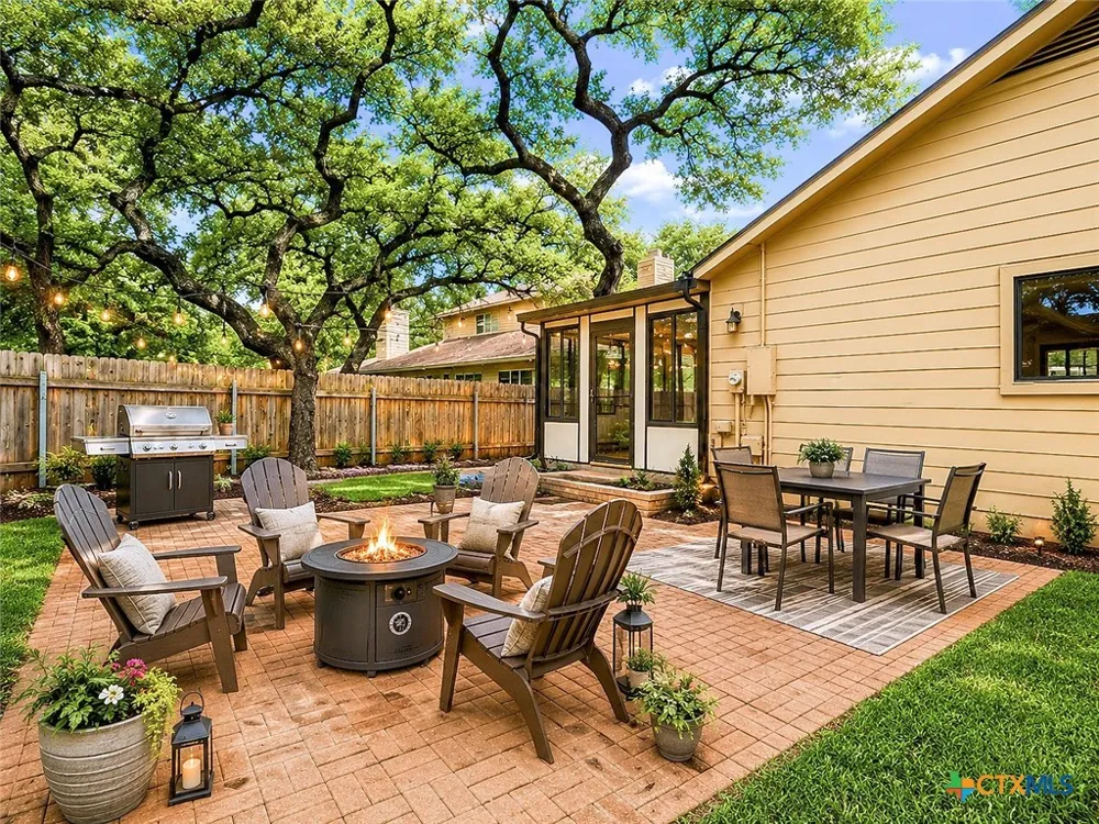 7003 Tesoro Trail Austin, TX 78729