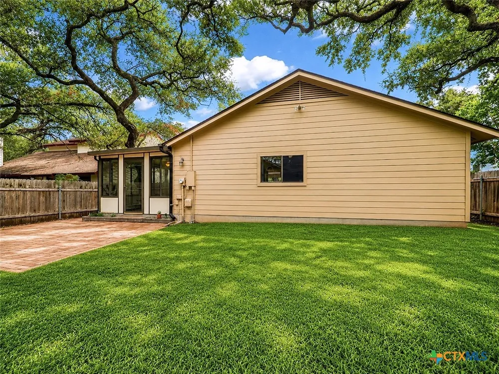 7003 Tesoro Trail Austin, TX 78729