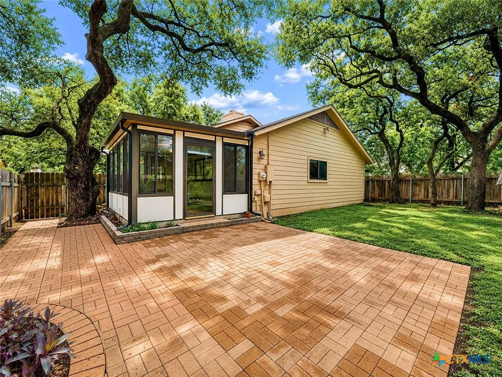 7003 Tesoro Trail Austin, TX 78729