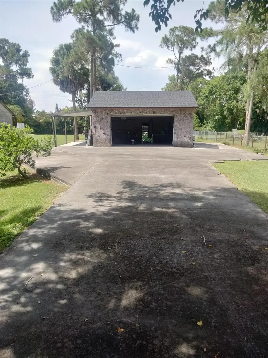 17251 35th Place Loxahatchee, FL 33470