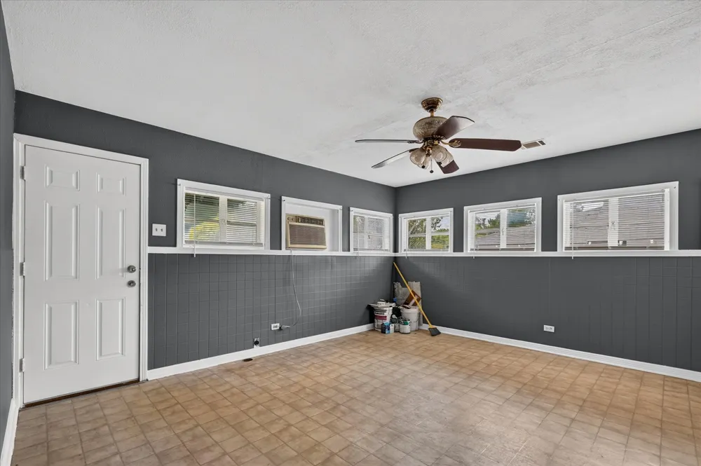 1211 S Montclair Avenue Dallas, TX 75208